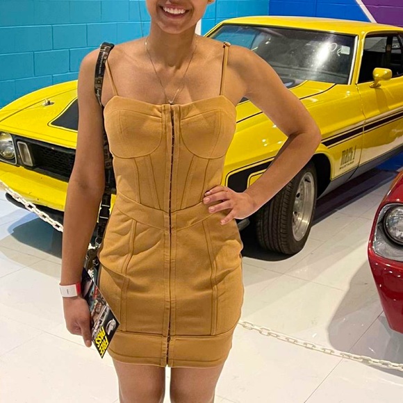 Clip up Dress - Picture 2 of 2